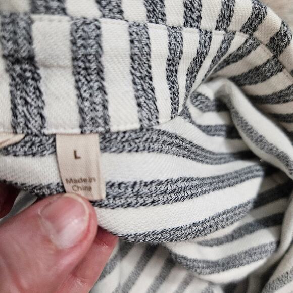 Soft Surroundings Tunic Top Asymmetric Striped Gray White Womens Large Standout - Picture 11 of 16